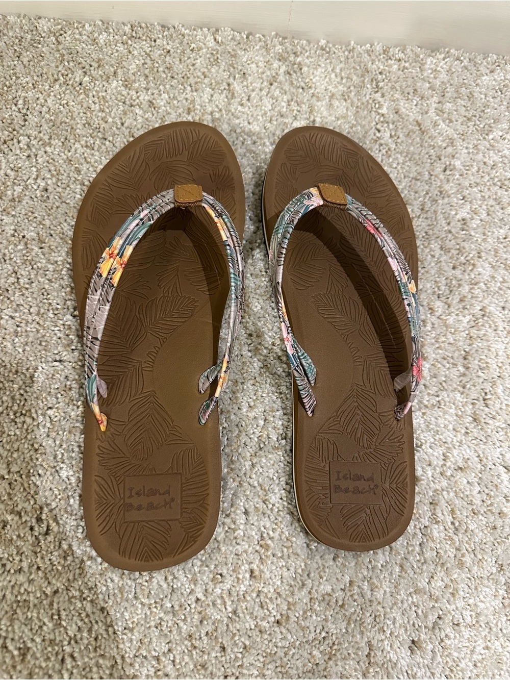 Island Beach Women's Brown Floral Strap Flip Flops